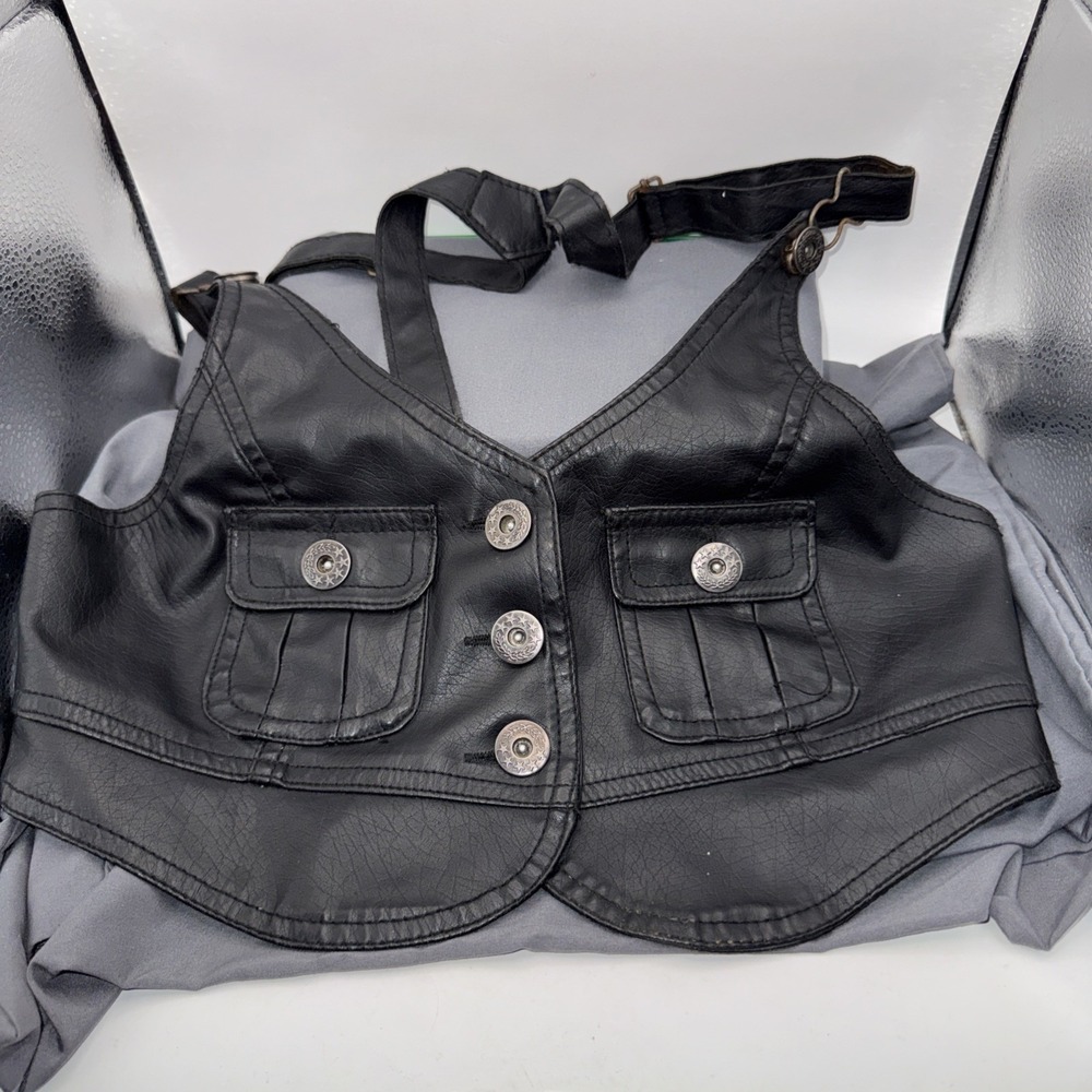 Faux leather Vest harness strap size medium color BLACK pre Owned